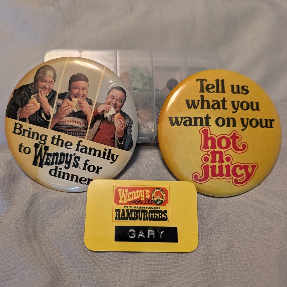 VTG 70s Wendy's Hamburgers Pinback Buttons Name Tag Lot Hot n Juicy Advertising